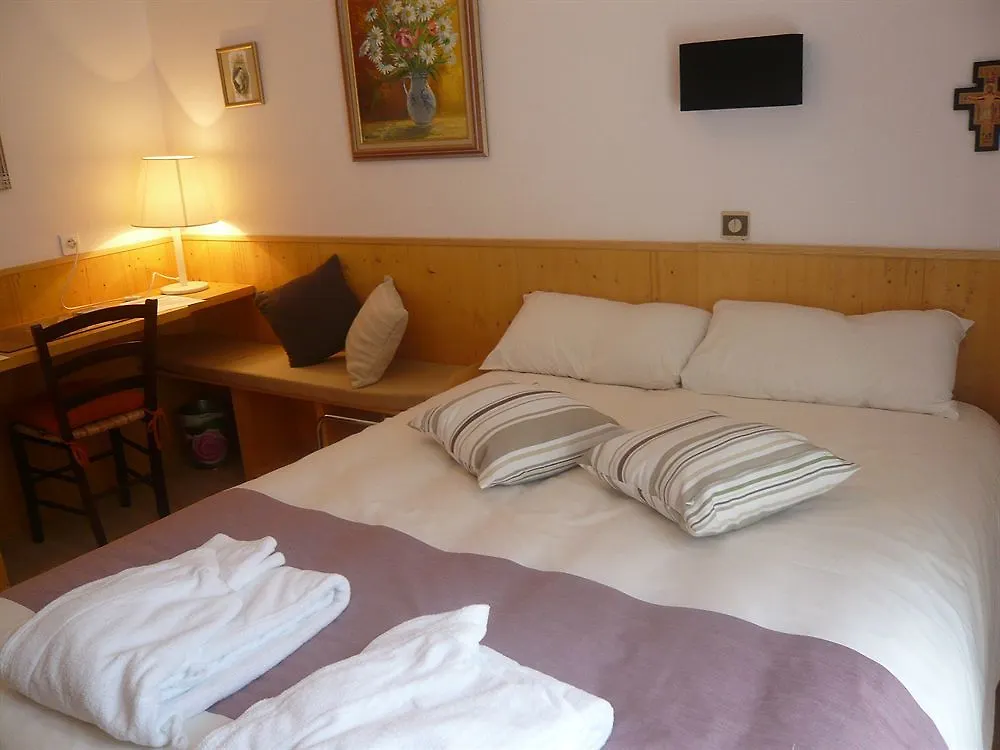 La Residence Berceau De Bernadette Lourdes 2*,  France
