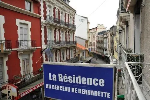 Au Berceau De Bernadette Bed & Breakfast Lourdes