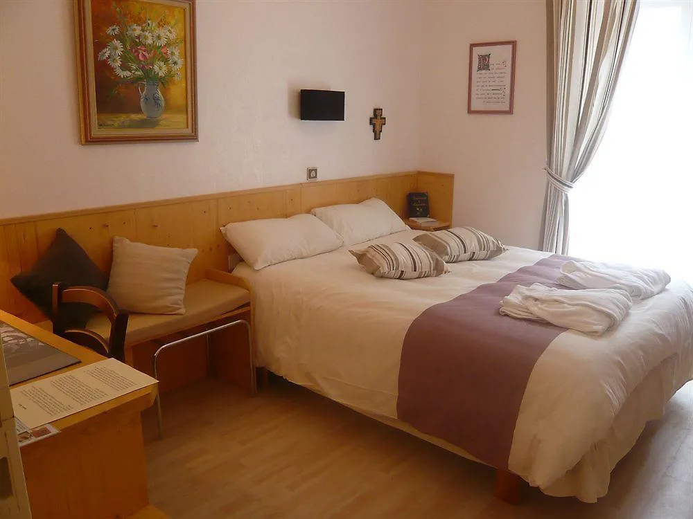 Au Berceau De Bernadette Bed & Breakfast Lourdes