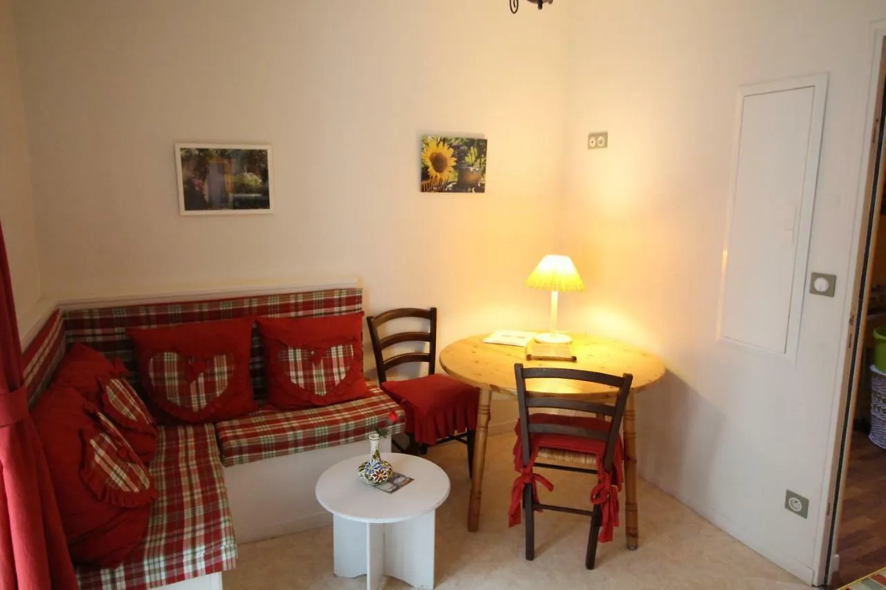 Au Berceau De Bernadette Bed & Breakfast Lourdes 2*,  France